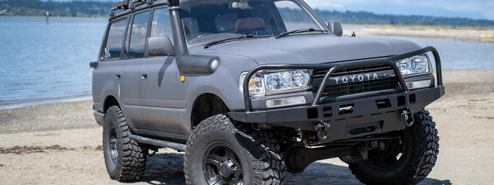 Land Cruiser 80 on the beach
