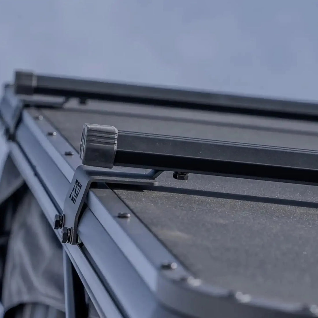 Aspen Lite crossbars mounted on the hard shell