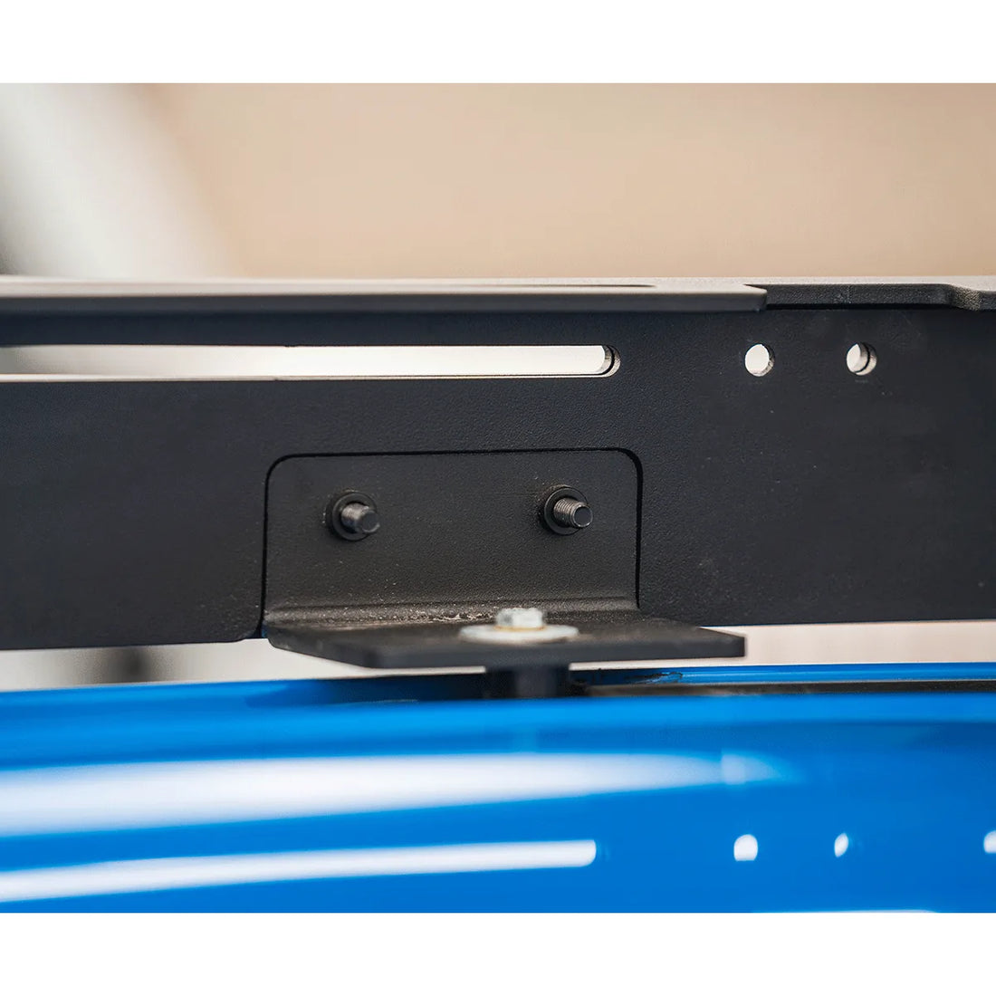 Prinsu Pro Frontier roof rack mount detail