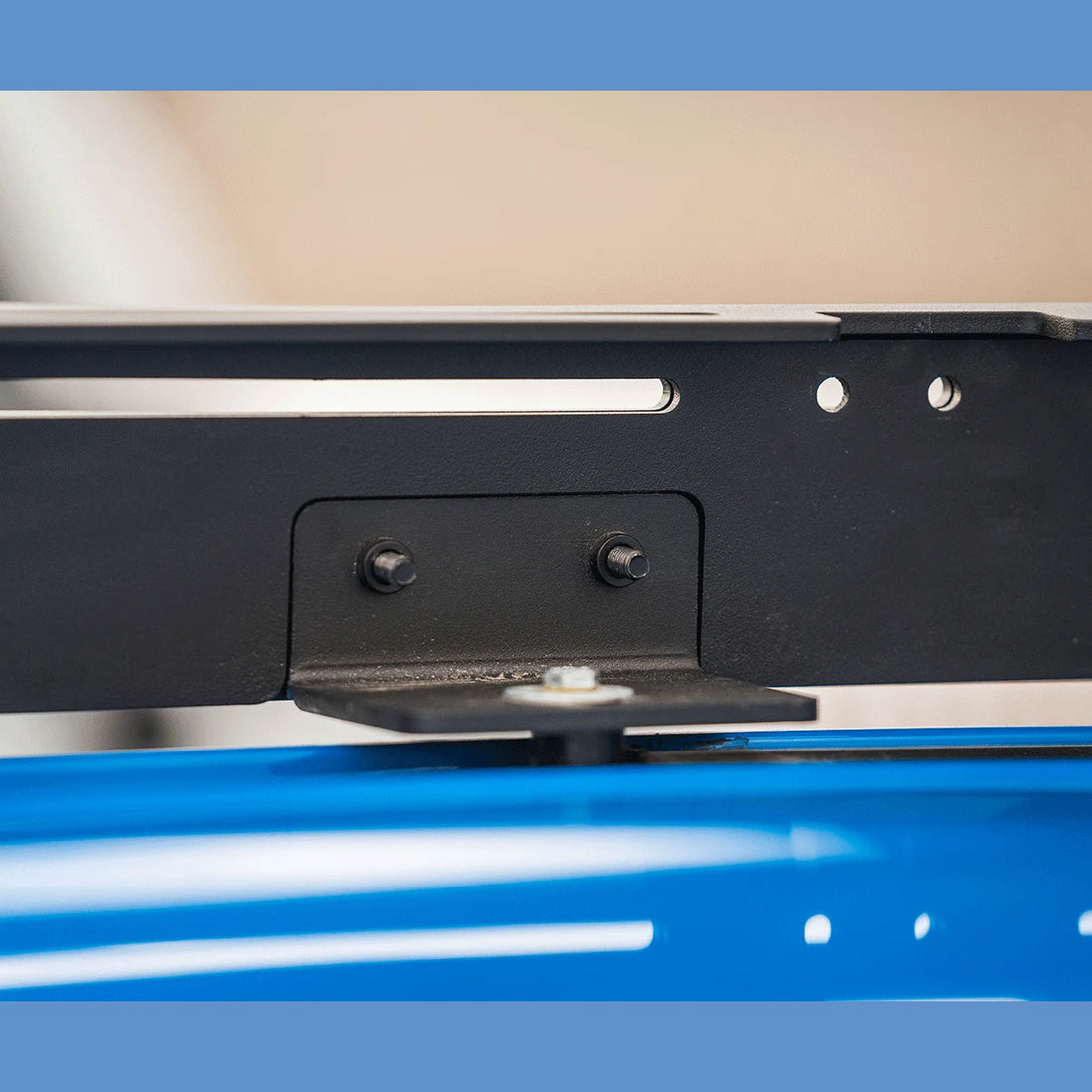 Prinsu Pro side rail and mounting feature graphic