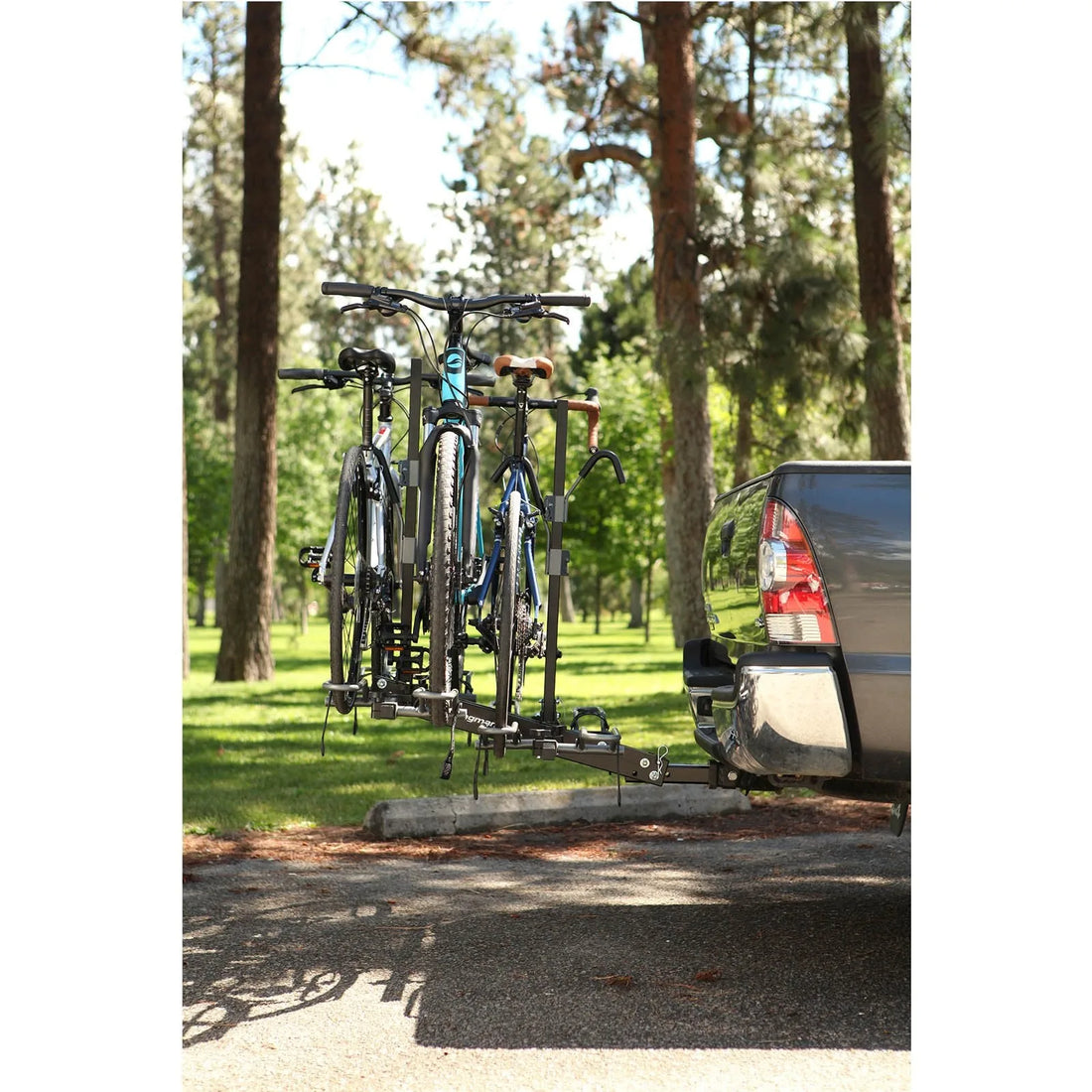 XTC 4 folding center arms hitch bike rack detail