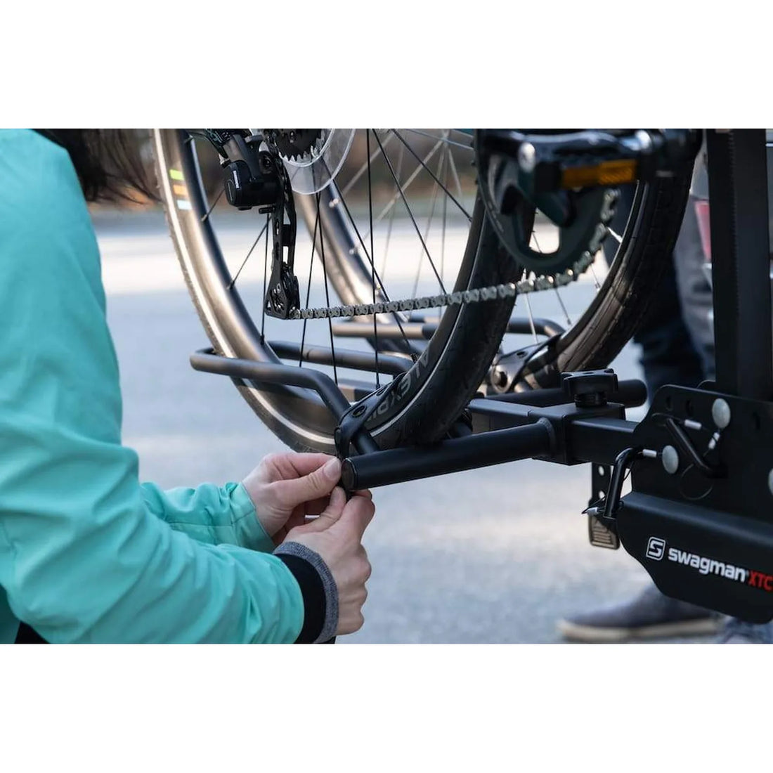 Swagman XTC 2 padded ratchet hooks and wheel hoops