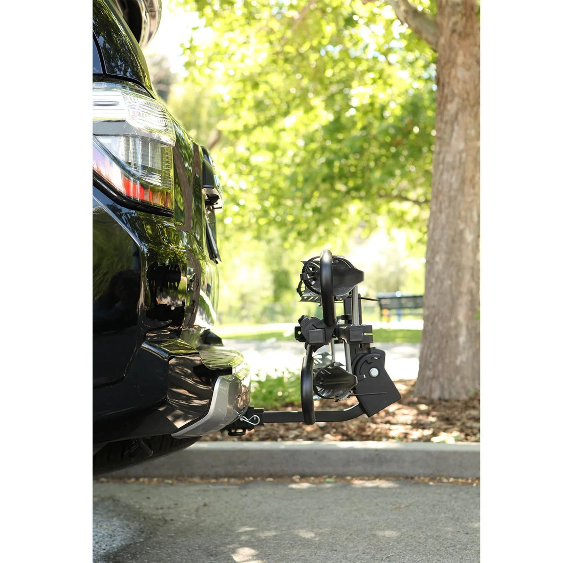 Swagman Chinook tilt-away hitch bike rack detail