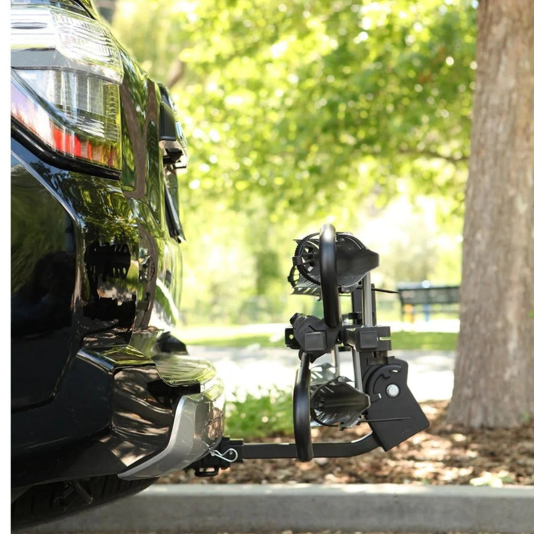 Swagman Chinook tilt-away hitch bike rack detail