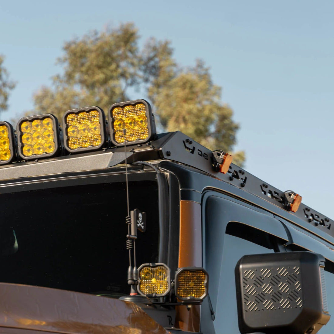 land cruiser rack with lightbar