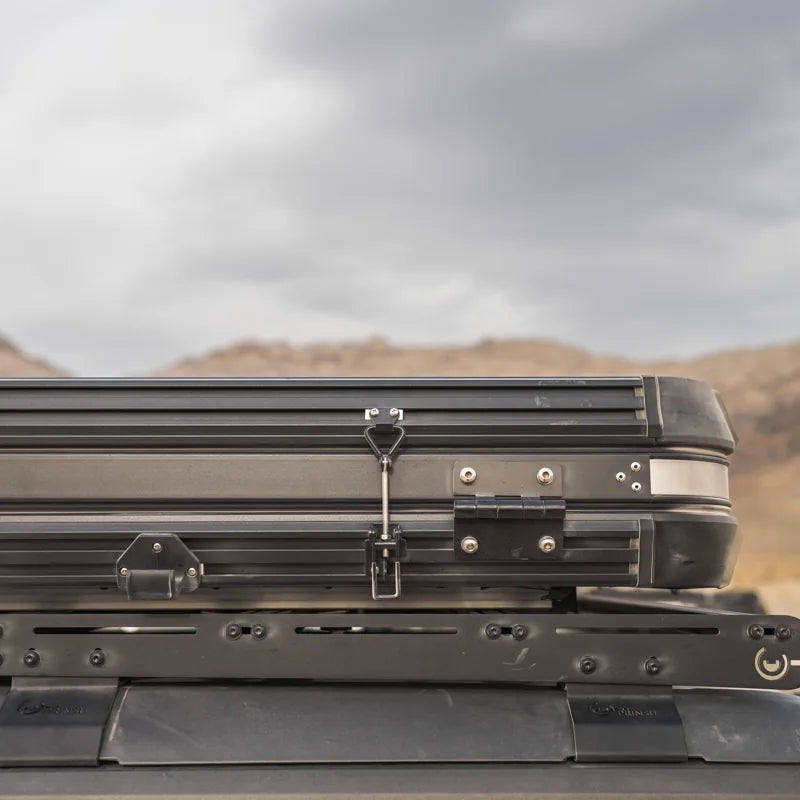 Close-up of the Prinsu rack edge on a Ford Bronco roof