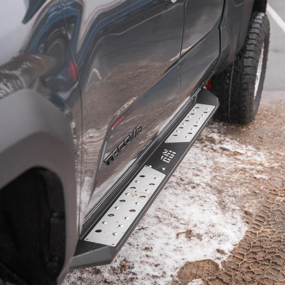 Grip plate detail of the CBI side step on a Tacoma