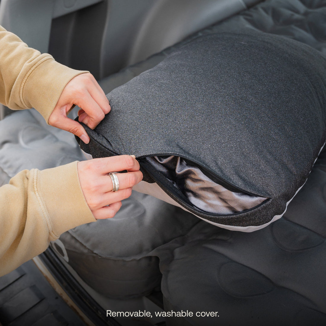 Luno packable pillow fill and cover
