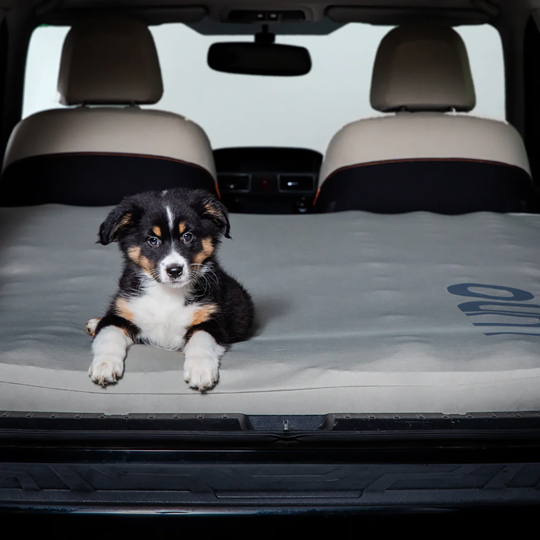 Luno fitted sheet on a compact or mid-size SUV vehicle mattress, view 7